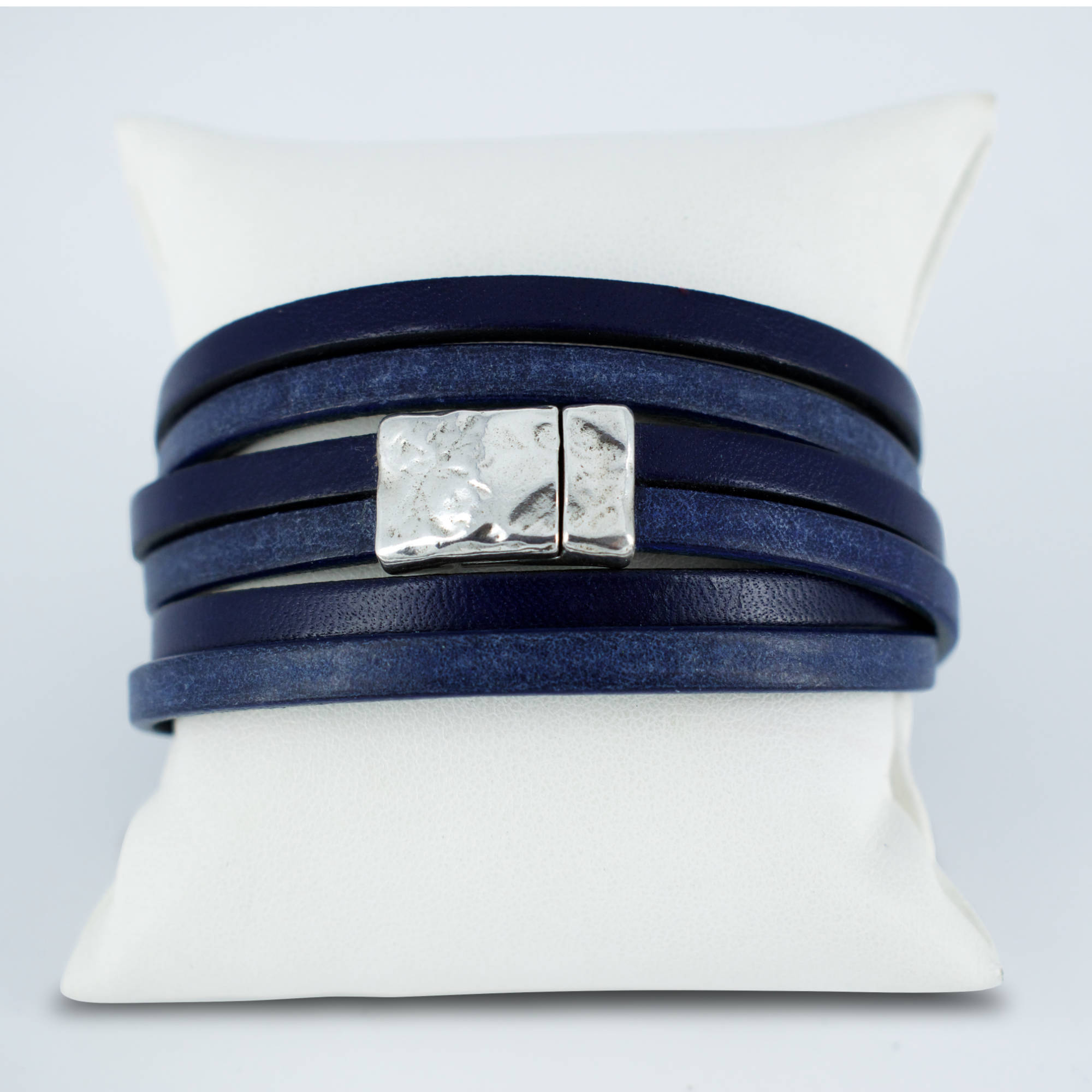 Bracelet cuir 3 tours bleu marine et vintage avec fermoir