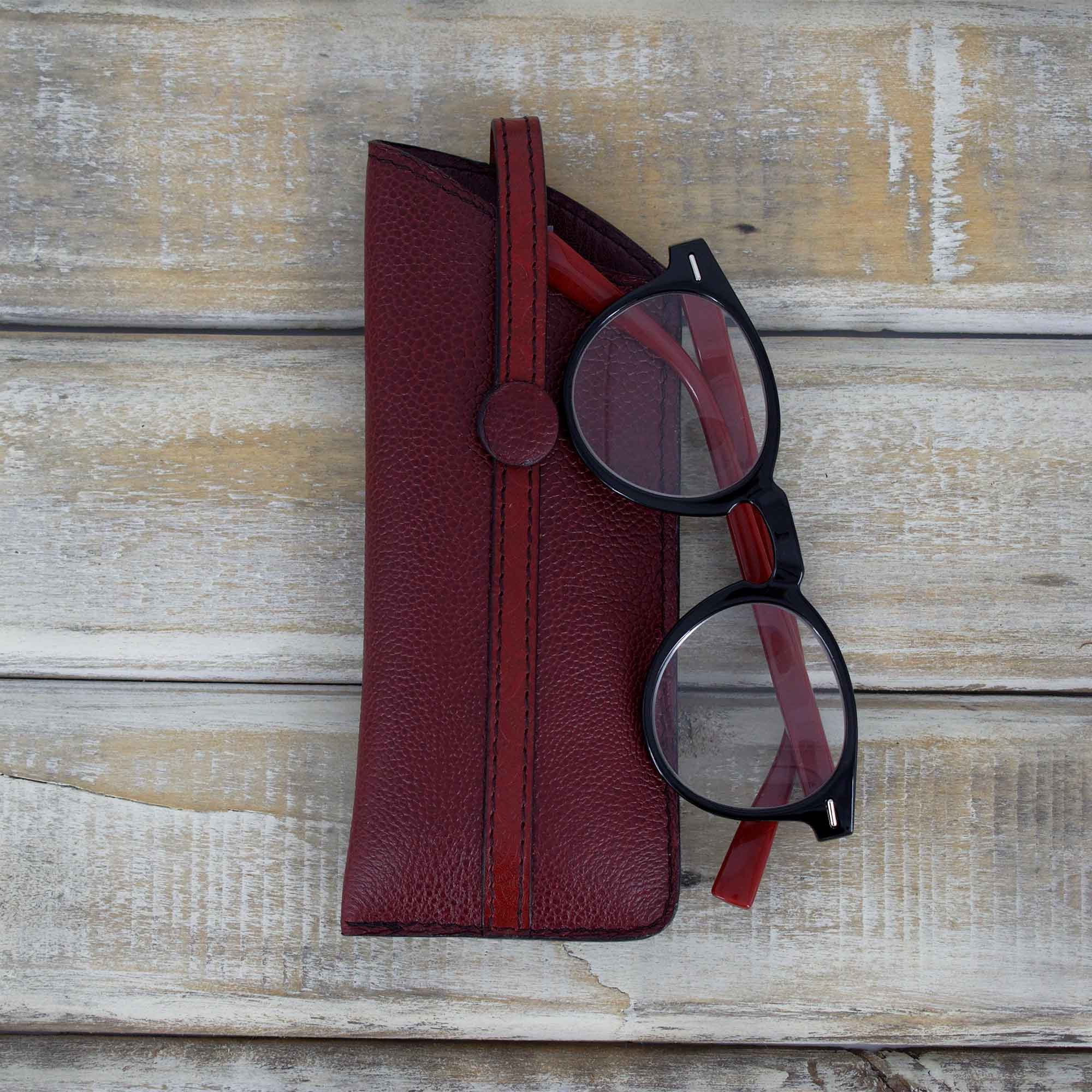 etui-a-lunettes-bordeaux-graine-avec-lunettes Étui à lunettes bordeaux grainé avec lunettes