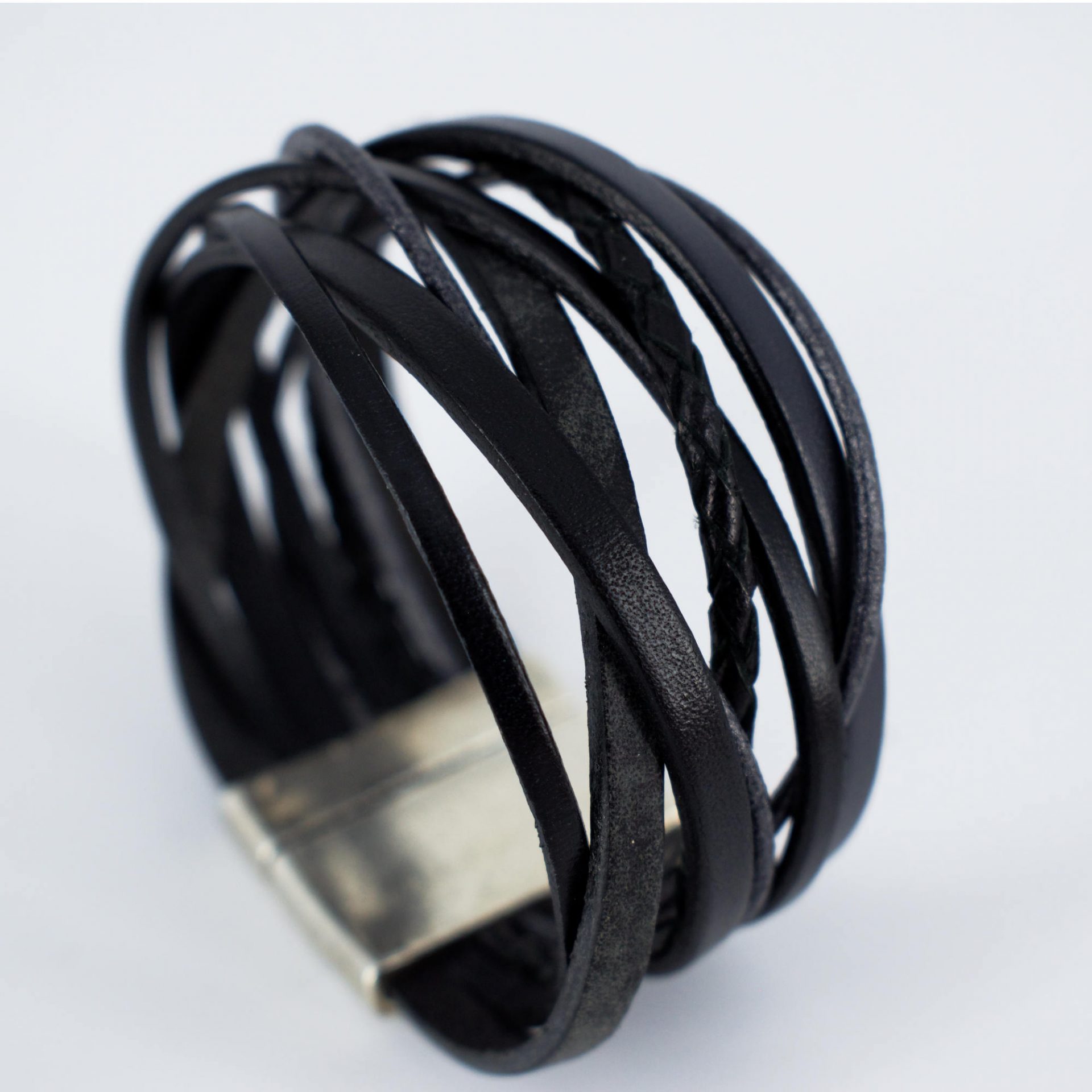 Bracelet cuir homme entrelas noir enroulé