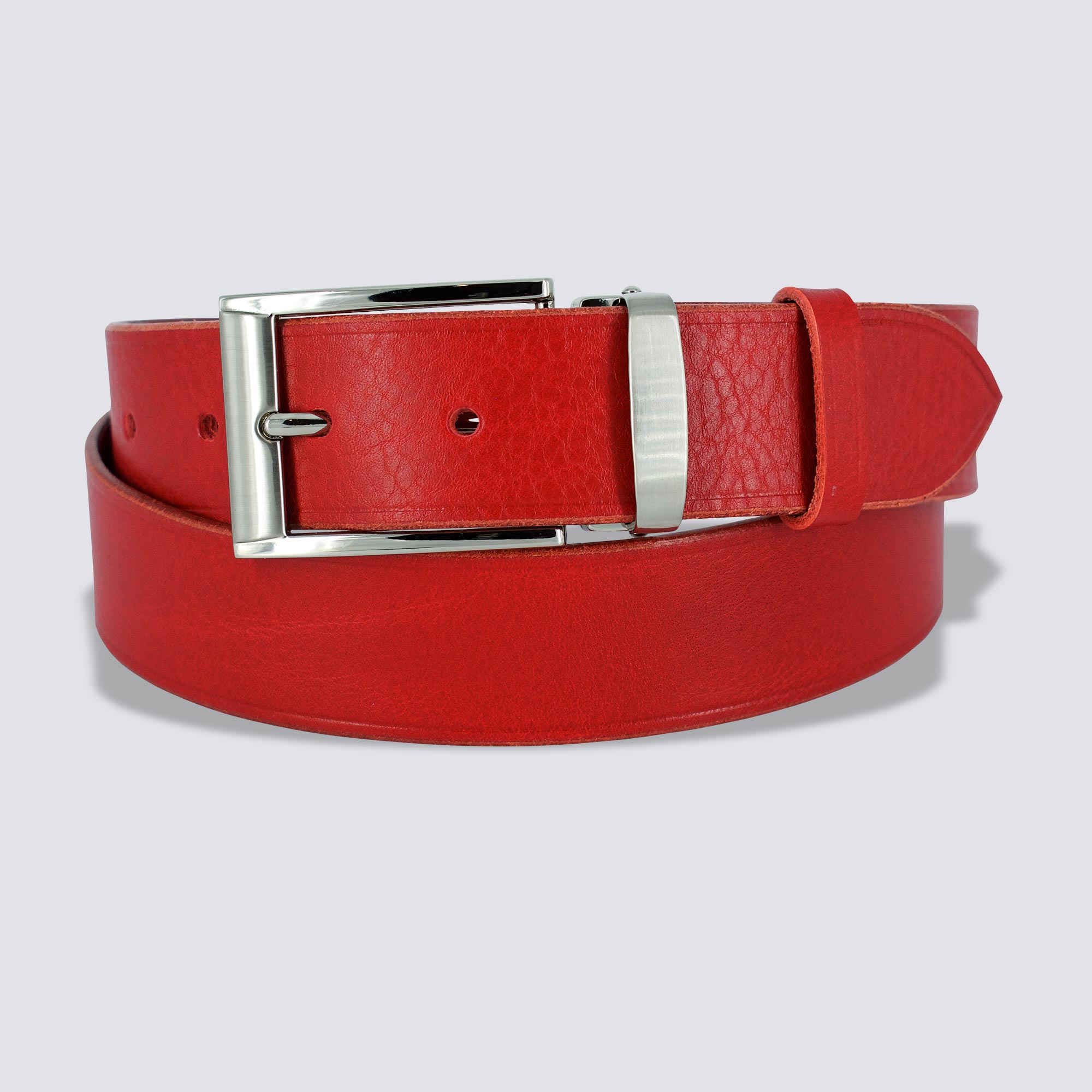Ceinture cuir Aygalades rouge enroulée fond gris