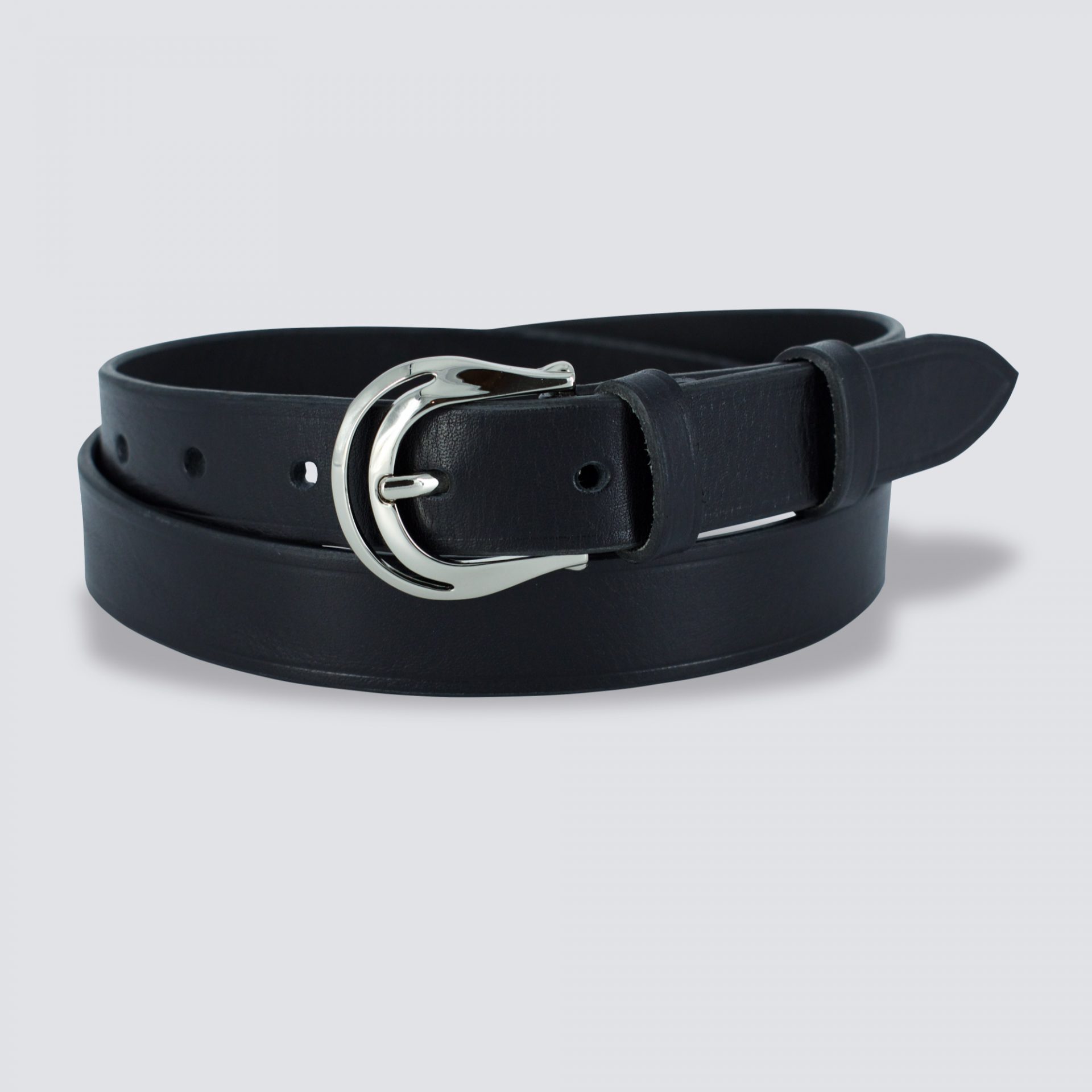 Ceinture cuir Joliette noir enroulée fond gris
