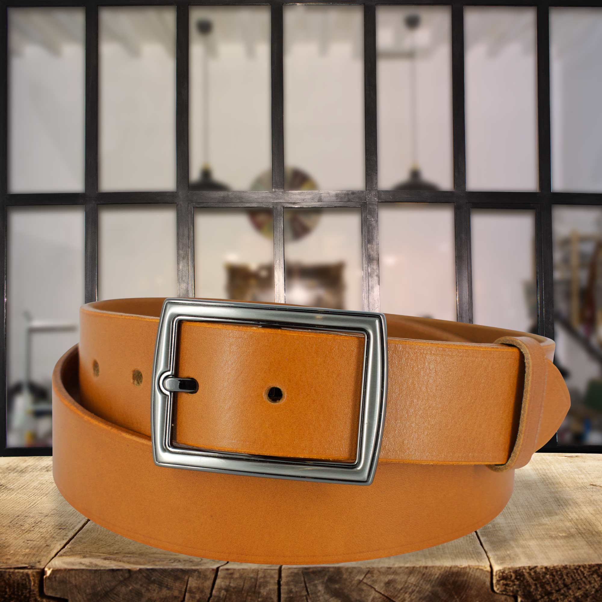 Ceinture cuir Pharo london enroulée