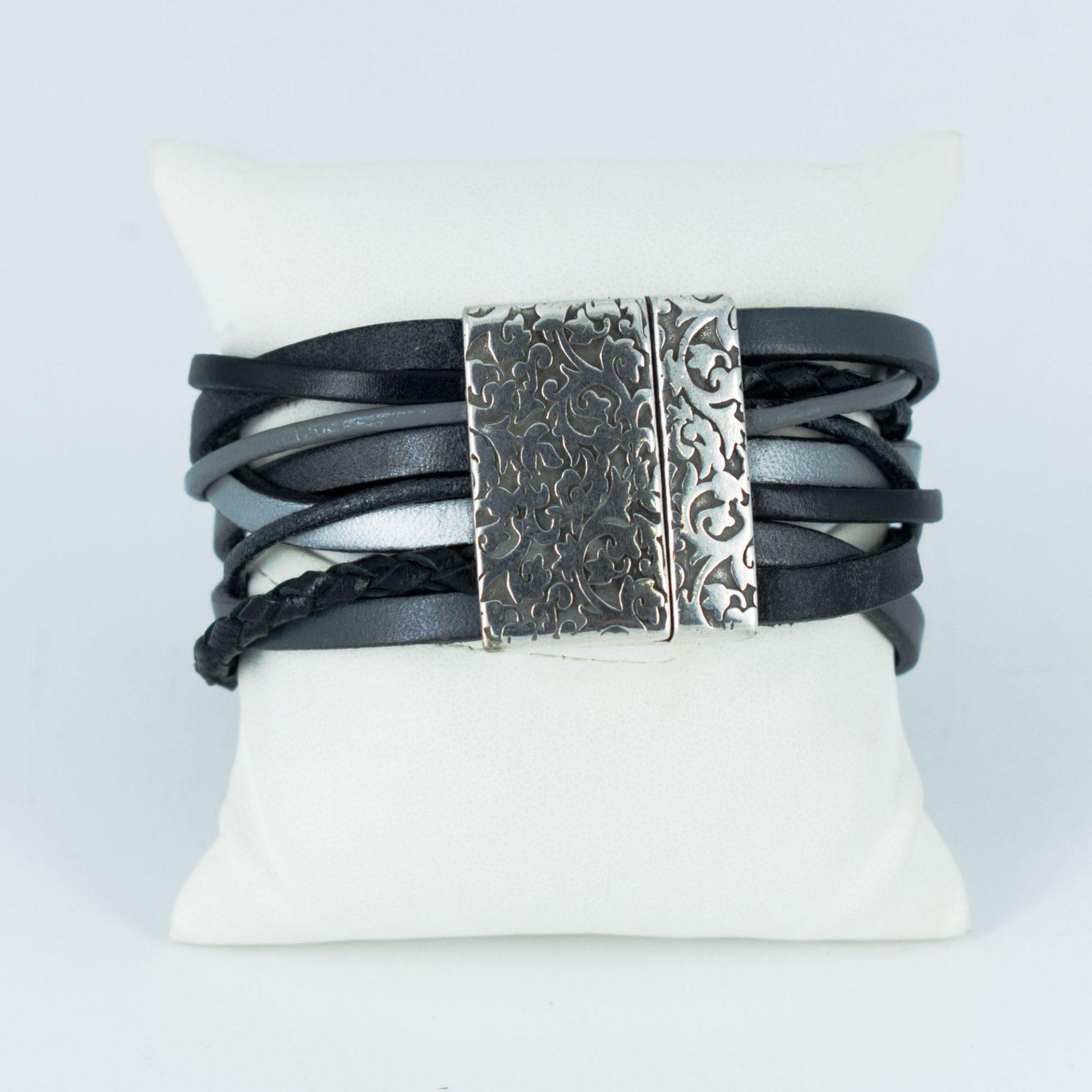 Bracelet cuir entrelas gris irisé fermoir