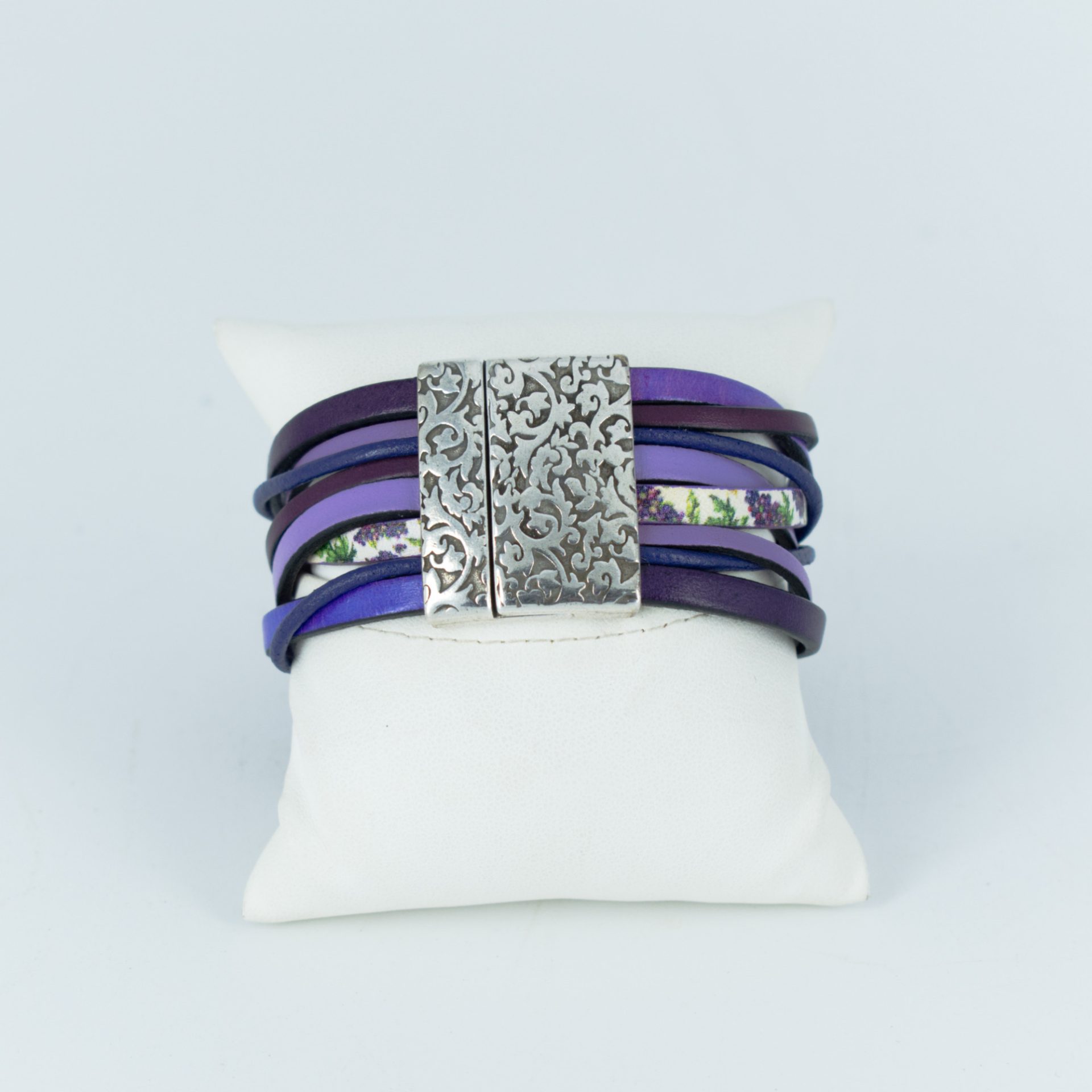 Bracelet cuir entrelas lavande avec fermoir