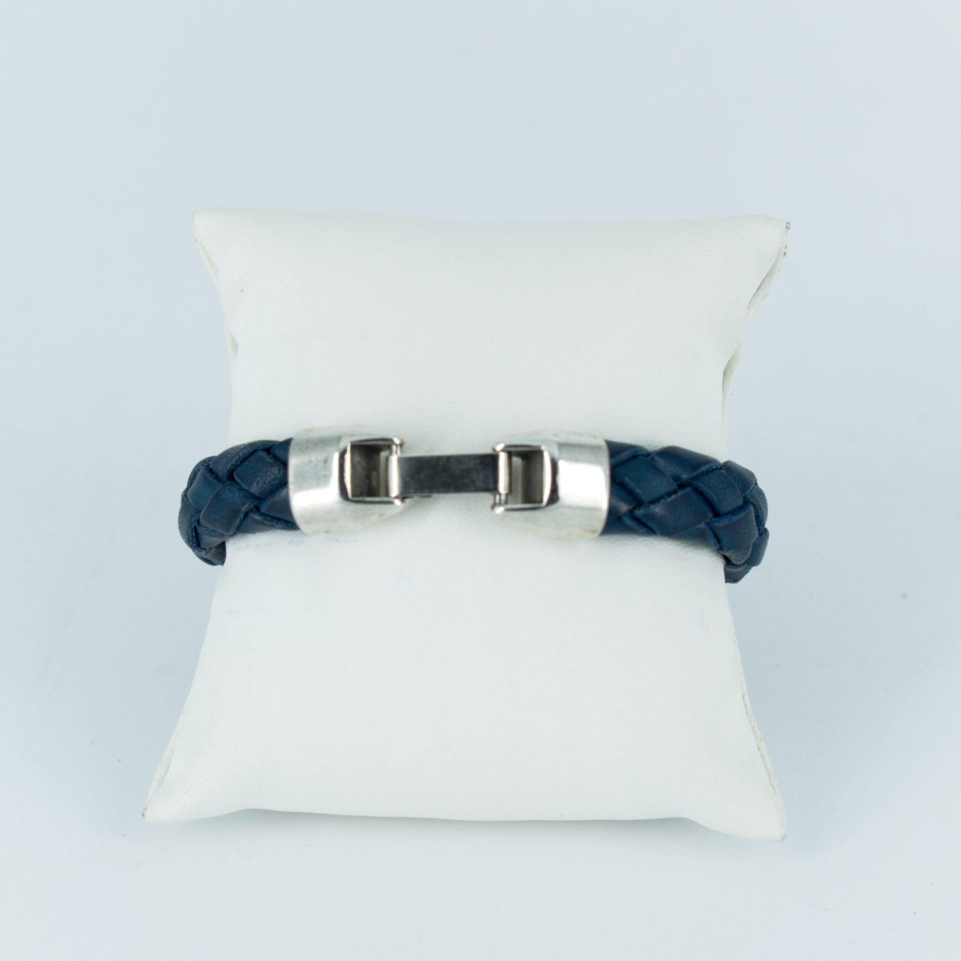 Bracelet cuir tressé ovale bleu avec fermoir