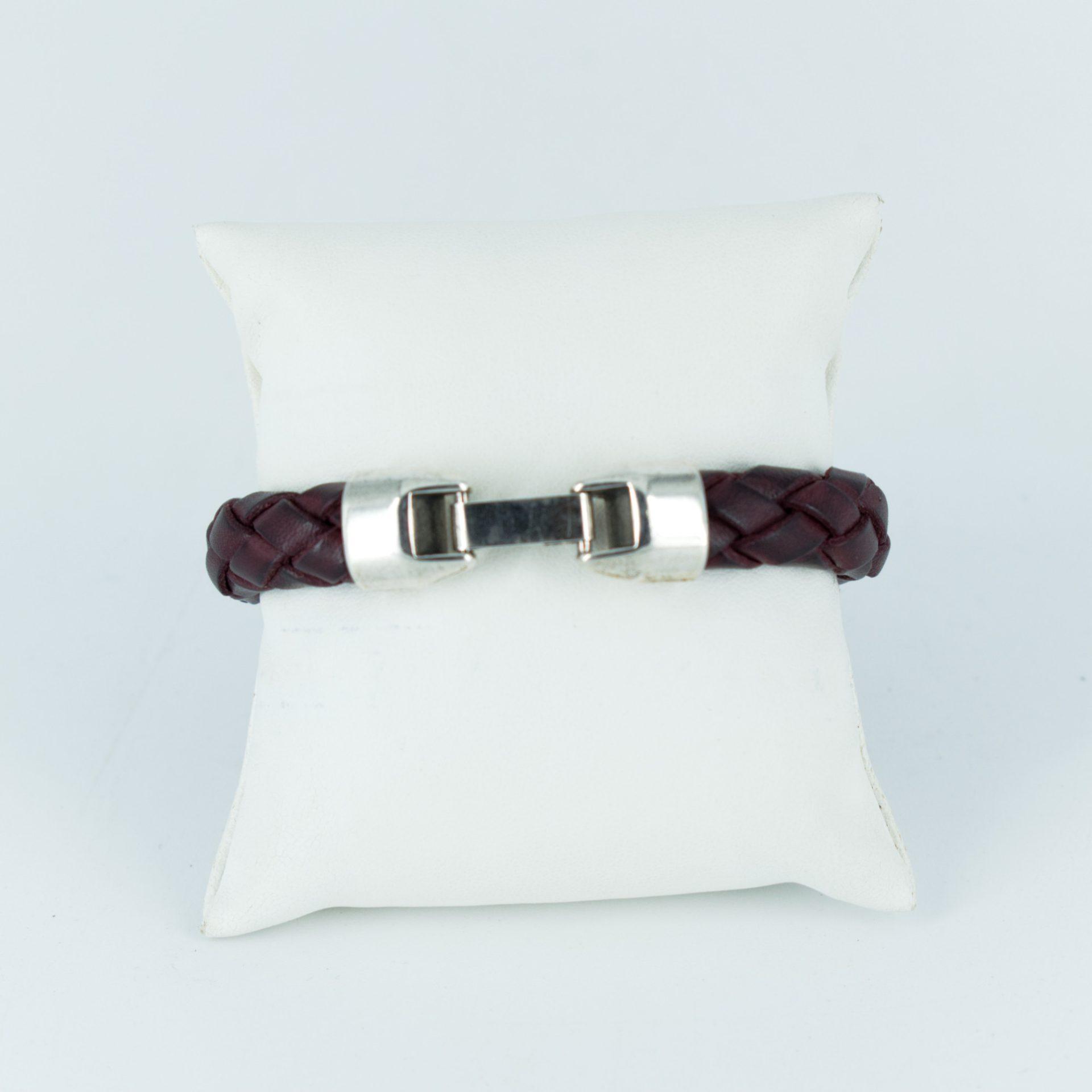 Bracelet cuir tressé ovale bordeaux avec fermoir
