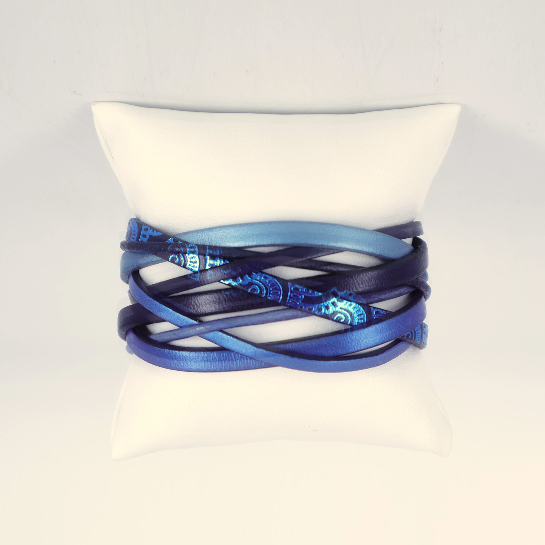 bracelet cuir entrelas bleu électrique