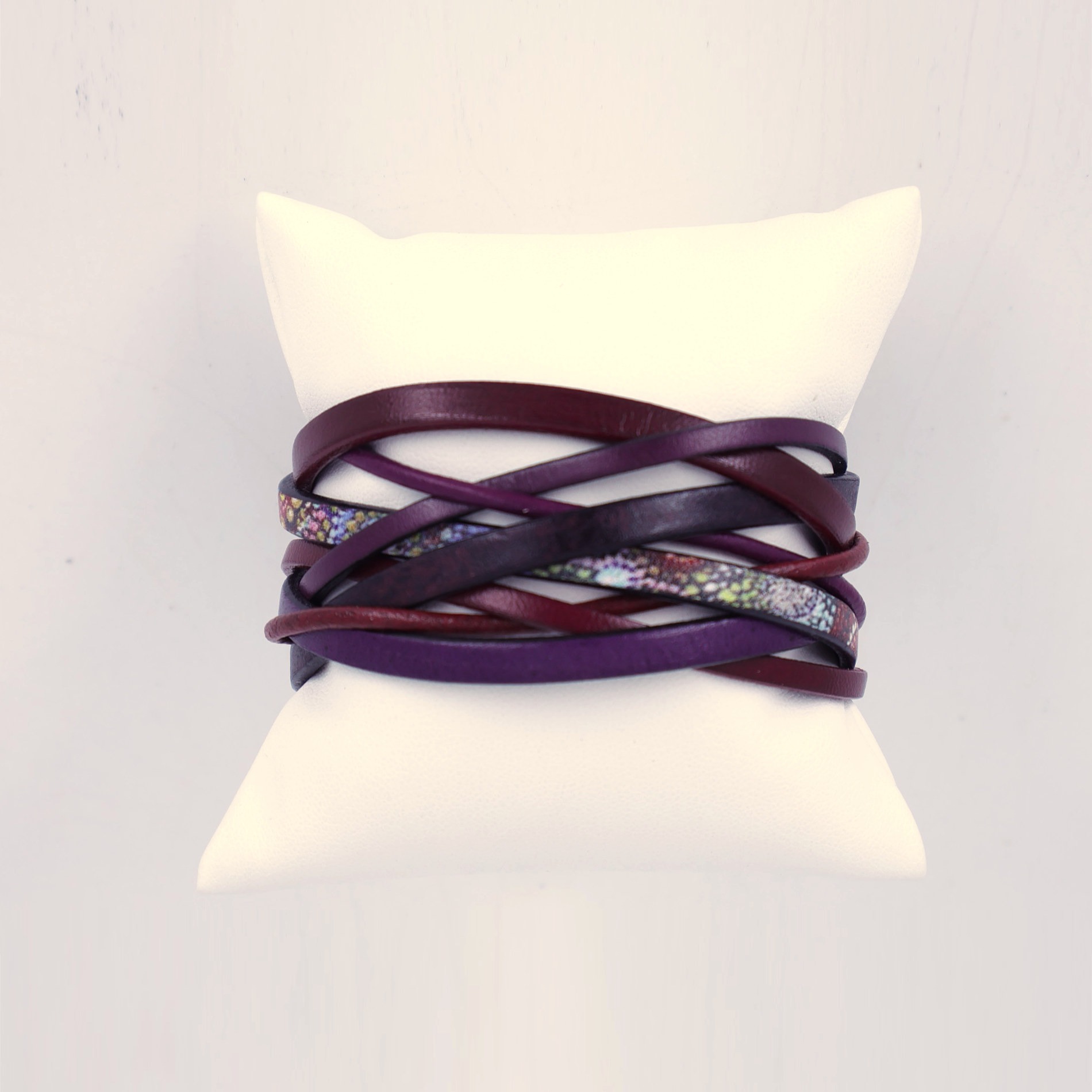 Bracelet cuir entrelas prune