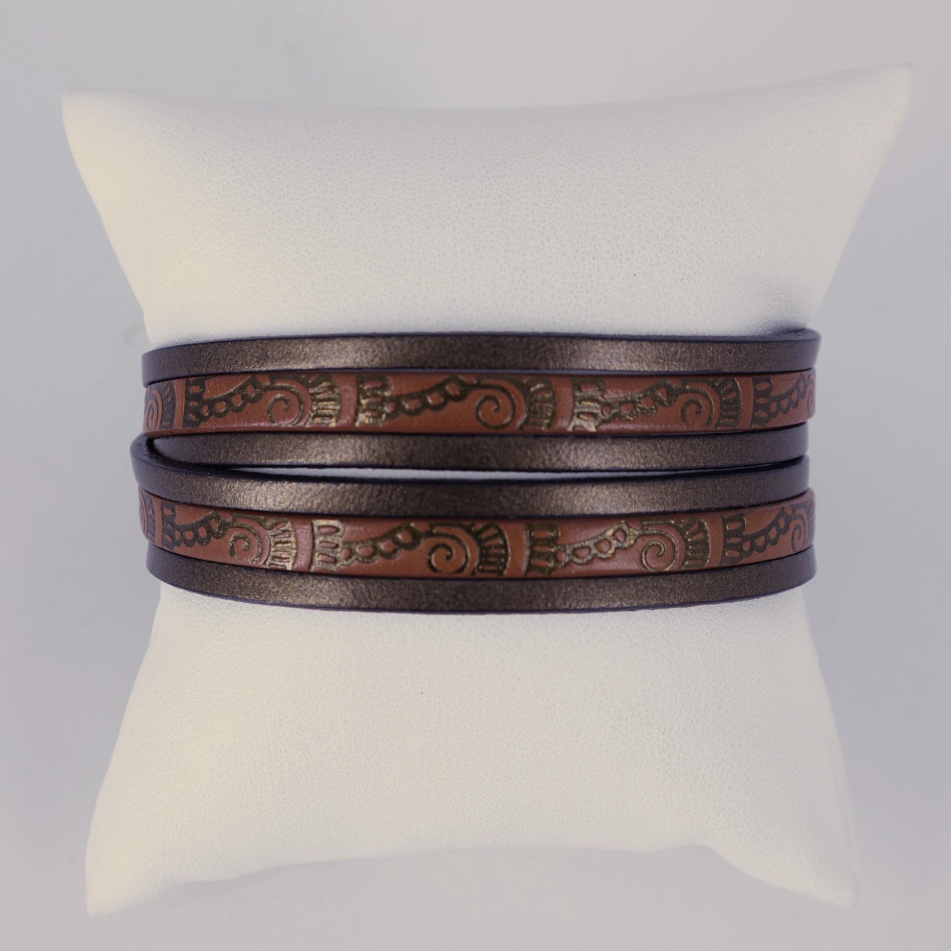 Bracelet cuir 2 tours baroque marron vieil or
