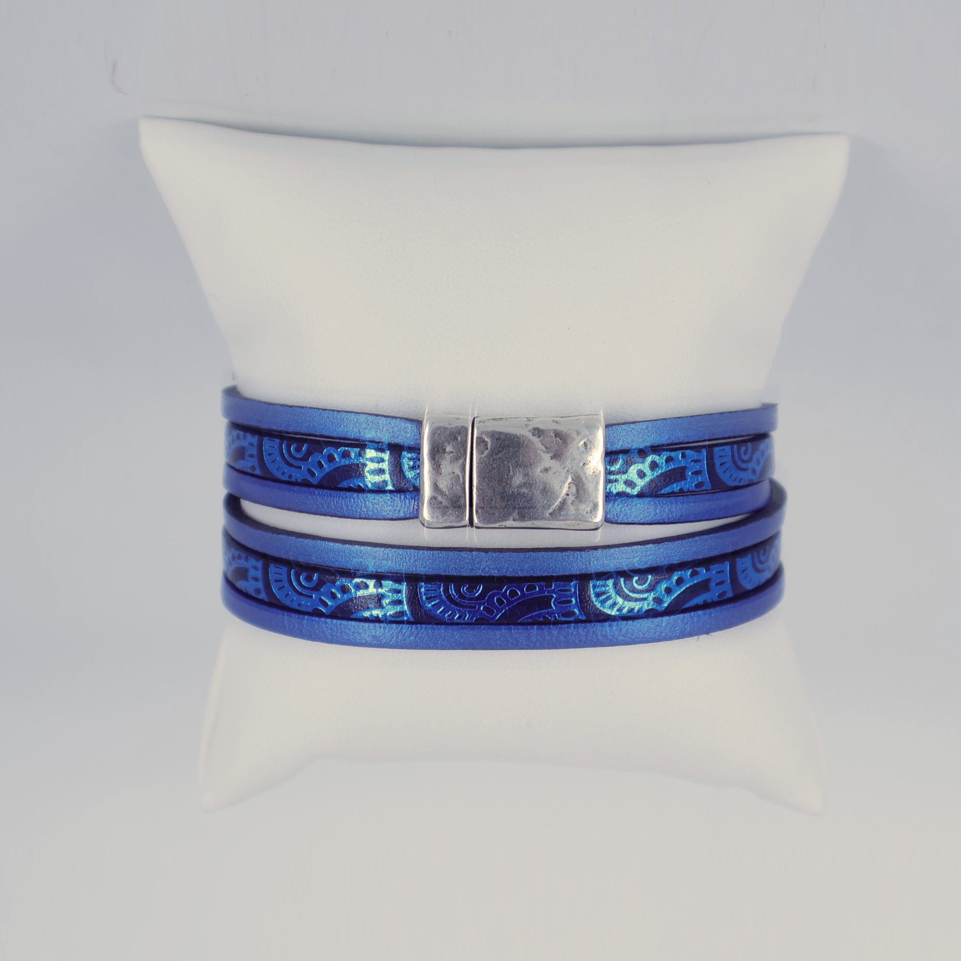 Bracelet cuir 2 tours bleu irisé électrique avec fermoir