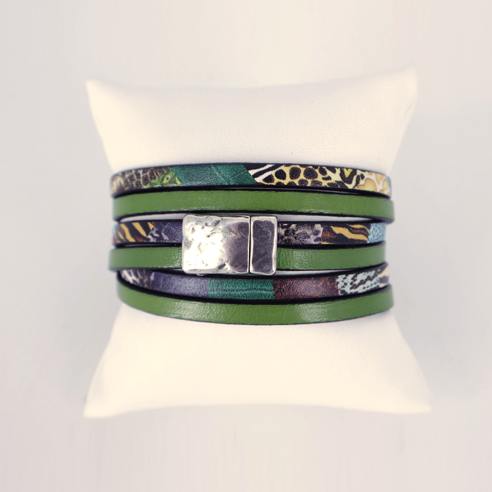 bracelet cuir 3 tours vert anis avec fermoir